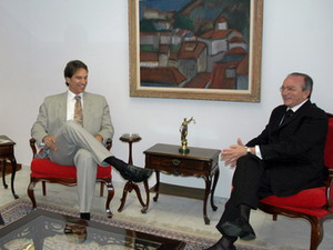Presidente do STJ recebe ator Victor Fasano que solicita instalação de varas ambientais na Amazônia